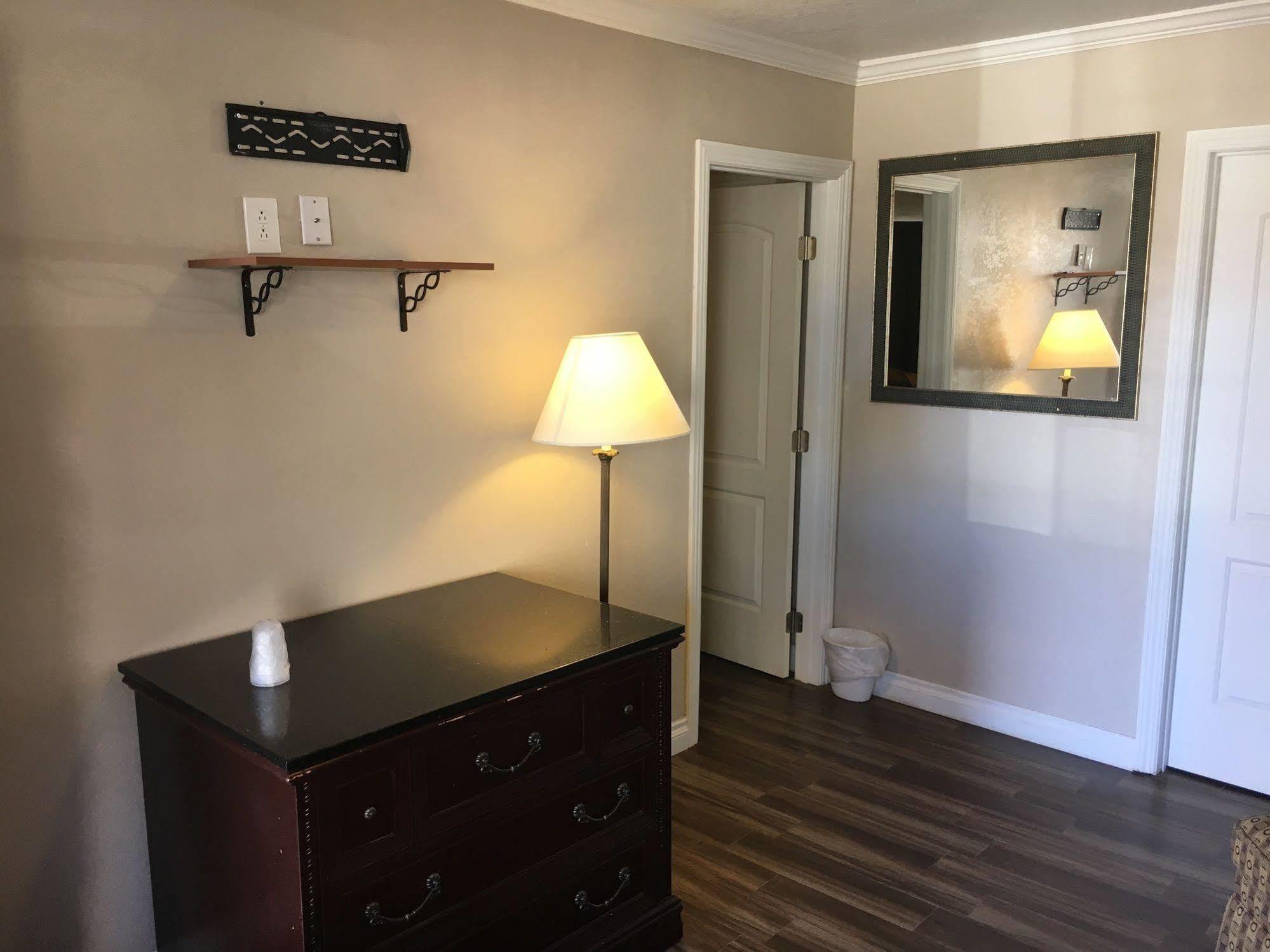 Bartlett Motel Lomita ภายนอก รูปภาพ